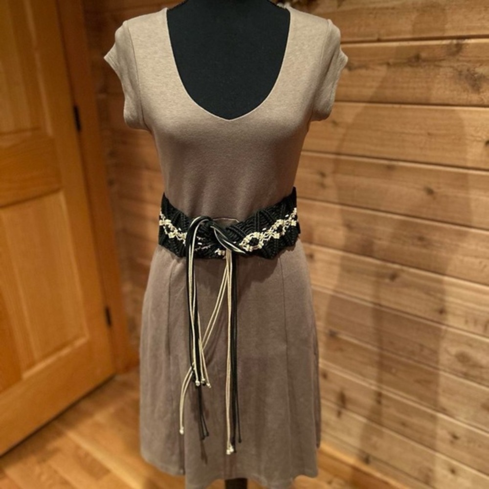 Adorable jersey knit khaki Horny toad mini dress